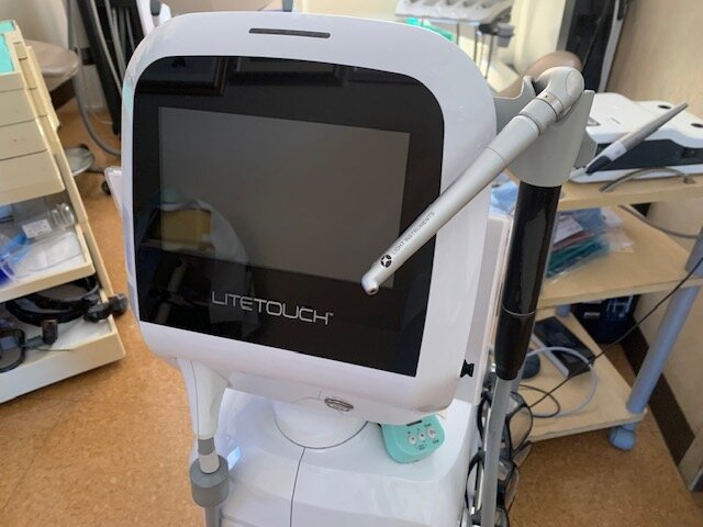 レーザー治療機器