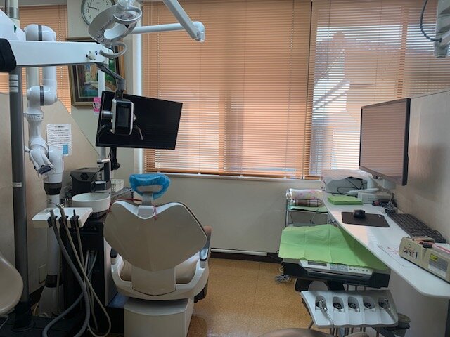 歯科用ルーペとマイクロスコープ